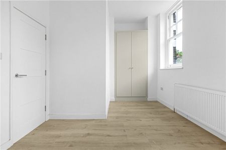 Garratt Lane, London, SW18 4HP - Photo 3