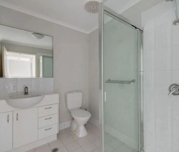 Modern 2 storey townhouse - Photo 6