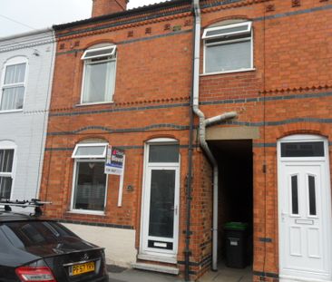 2 bed Terraced - Photo 4