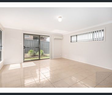 WELL PRESENTED LOW MAINTENANCE FAMILY HOME - Photo 1