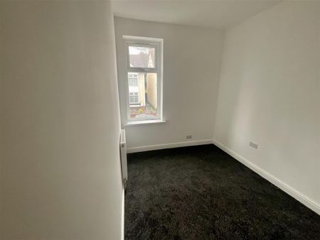 4 bedroom terraced house to rent - Photo 2