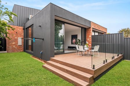 Brand New Architectural Masterpiece in the Heart of Keilor Village - Photo 4
