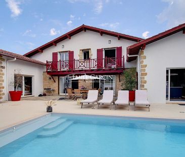 MAISON A LOUER A BIDART , PISCINE CHAUFFEE ET PLAGE A PIED - Photo 2