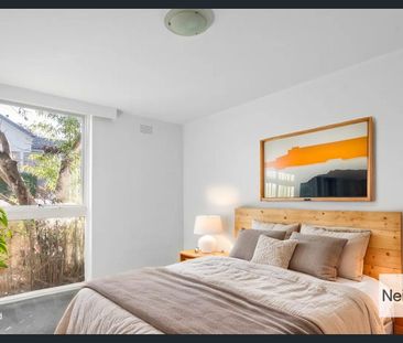 LIGHT-FILLED TWO BEDROOM APARTMENT IN PRIME LOCATION - Photo 6