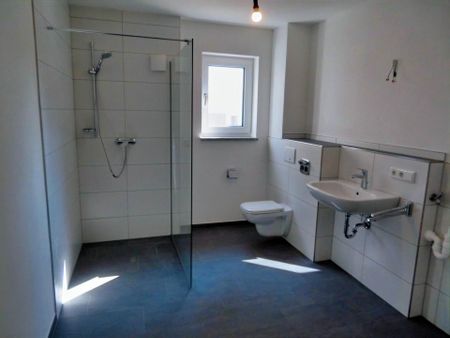 Schicke, moderne Wohnung mit eigenem Gartenanteil - Foto 4