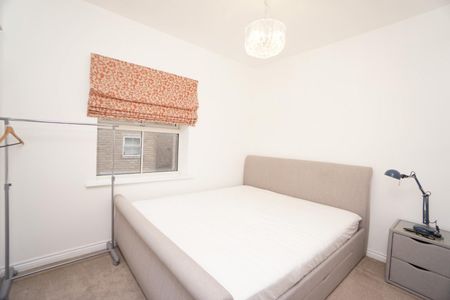 5 bedroom House To Let - Photo 4
