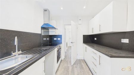 2 bedroom end of terrace house to rent - Photo 5