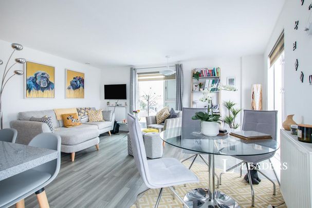 2 bedroom apartment to rent - Photo 1