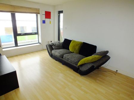 1 bedroom Flat To Let - Photo 3