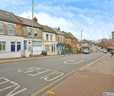 2 bed Flat in Plough Road , London, SW11 2AL - Photo 6
