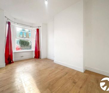3 bedroom end of terrace house to rent - Photo 1