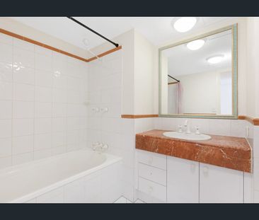 256/6-12 View Avenue, Surfers Paradise, Qld 4217 - Photo 5