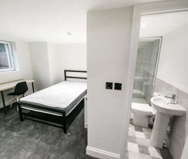 Burchett Place, Woodhouse, Leeds - Photo 4