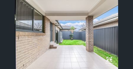 4 Bedroom Beauty + Separate Media Room - Photo 5