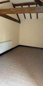 2 bedroom barn conversion to rent - Photo 3