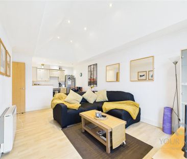 2 bedroom penthouse to rent - Photo 2
