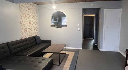 A Stroll to Cafes & Shops - Photo 3