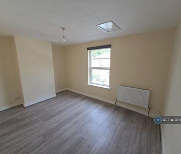 4 bedroom terraced house to rent - Photo 5