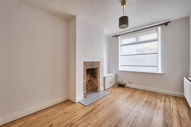 4 Downshire Place, Holywood, BT18 9LR - Photo 1