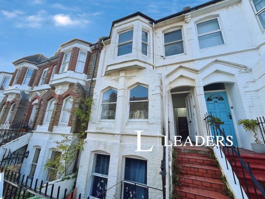 4 bedroom mid-terrace to rent Rugby Place, Brighton - Photo 1