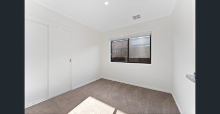 Near new 4 bedroom family home! - Photo 4