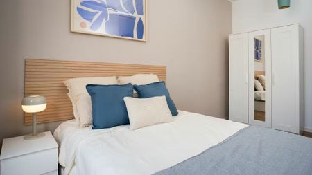 Carrer de Maurici Serrahima, Barcelona, Catalonia 08012 - Photo 2