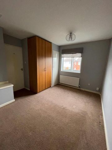 1 Bed Semi-Detached House, Hedley Rise, LU2 - Photo 3