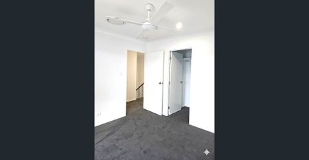 3 BEDROOM 2 BATHROOM TOWNHOUSE - FULLY DUCTED AIR CON - Photo 5