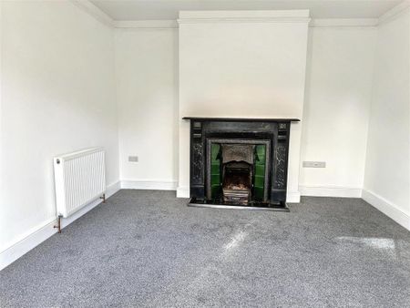 3 bedroom end of terrace house to rent - Photo 2