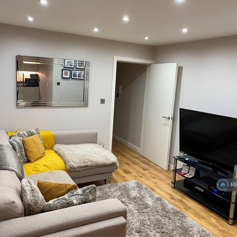 1 bedroom flat to rent - Photo 1