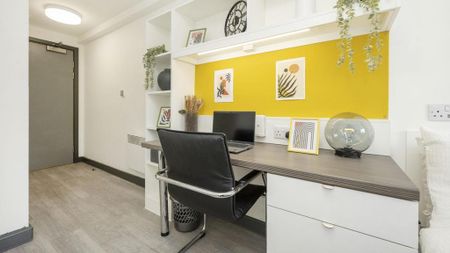 1 bedroom in a flat share to rent - Photo 4