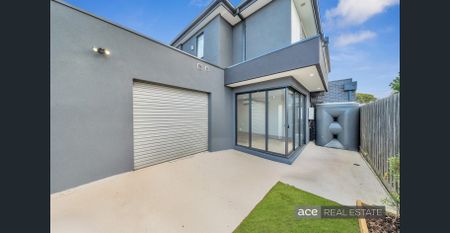 Contemporary residences offering style, comfort, and superb convenience. - Photo 5