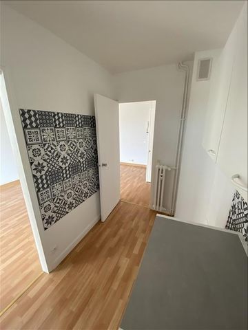 2 pièces - 46,33 m² - 4ème étage - Colocation non autorisée - Photo 2