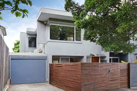 5 Sunhill Court, St Kilda East VIC 3183 - Townhouse For Rent | Domain - Photo 2