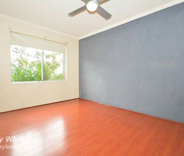 Right on the border of Parramatta CBD! - Photo 4