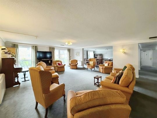 Homebeech House, Mount Hermon Road, Woking, Surrey, GU22 7XG - Photo 1