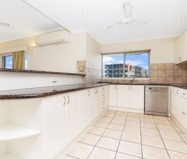 Prime Esplanade Living – Spacious Apartment With Exceptional Views - Photo 4