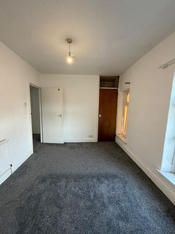 £850 PCM, Three Bedroom House with Enclosed Garden in Birchwood Avenue, Treforest, Pontypridd, CF37 1TZ - Photo 2