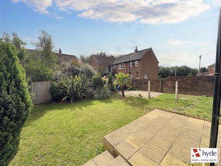 London Close, Wigan, WN5 0QQ - Photo 2