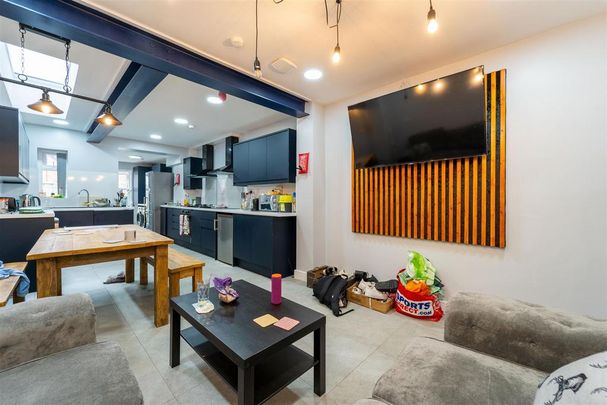 5 bedroom house to rent - Photo 1