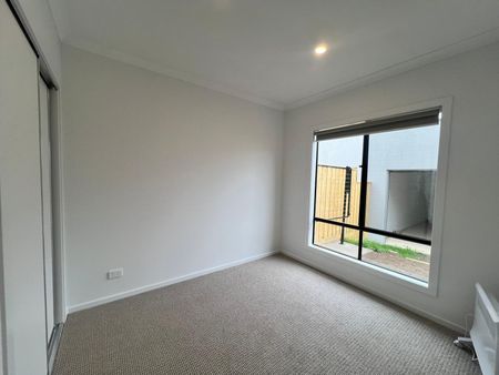 45 Yucca St, Wyndham Vale VIC 3024 - House For Rent | Domain - Photo 2