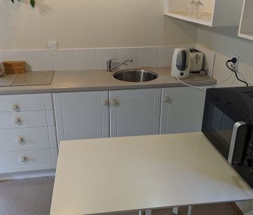 Private Lynmore Bedsit - Photo 5