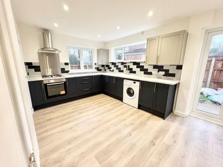 St. Elizabeths Avenue, Southampton - Photo 4