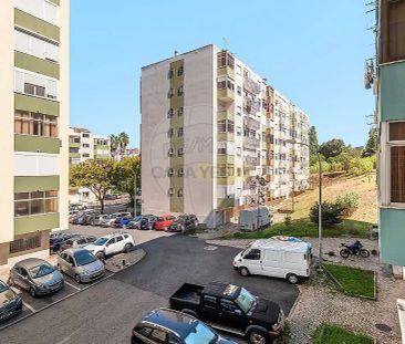 Apartment T3 in Águas Livres, Amadora - Photo 3