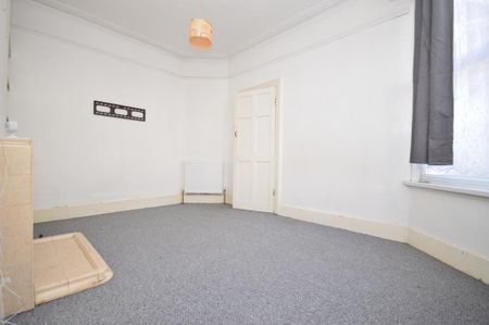 3 bedroom end of terrace house to rent - Photo 3
