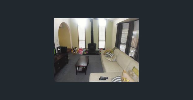 Comfortable Family Living with Space and Convenience - Photo 1