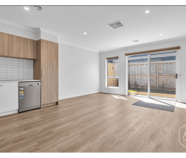 Modern 3-Bedroom Family Home in Vibrant Manor Lakes - Photo 1