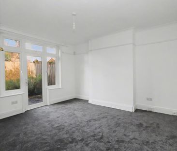 3 bedroom detached house to rent - Photo 4