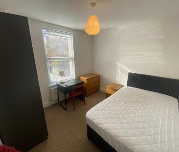 1 bedroom in a house share to rent - Photo 6