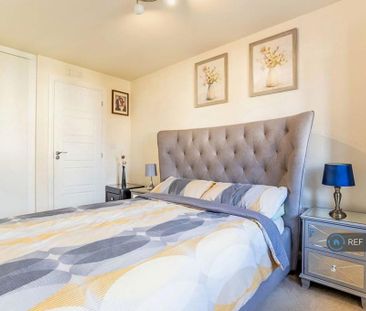 3 bedroom semi-detached house to rent - Photo 5